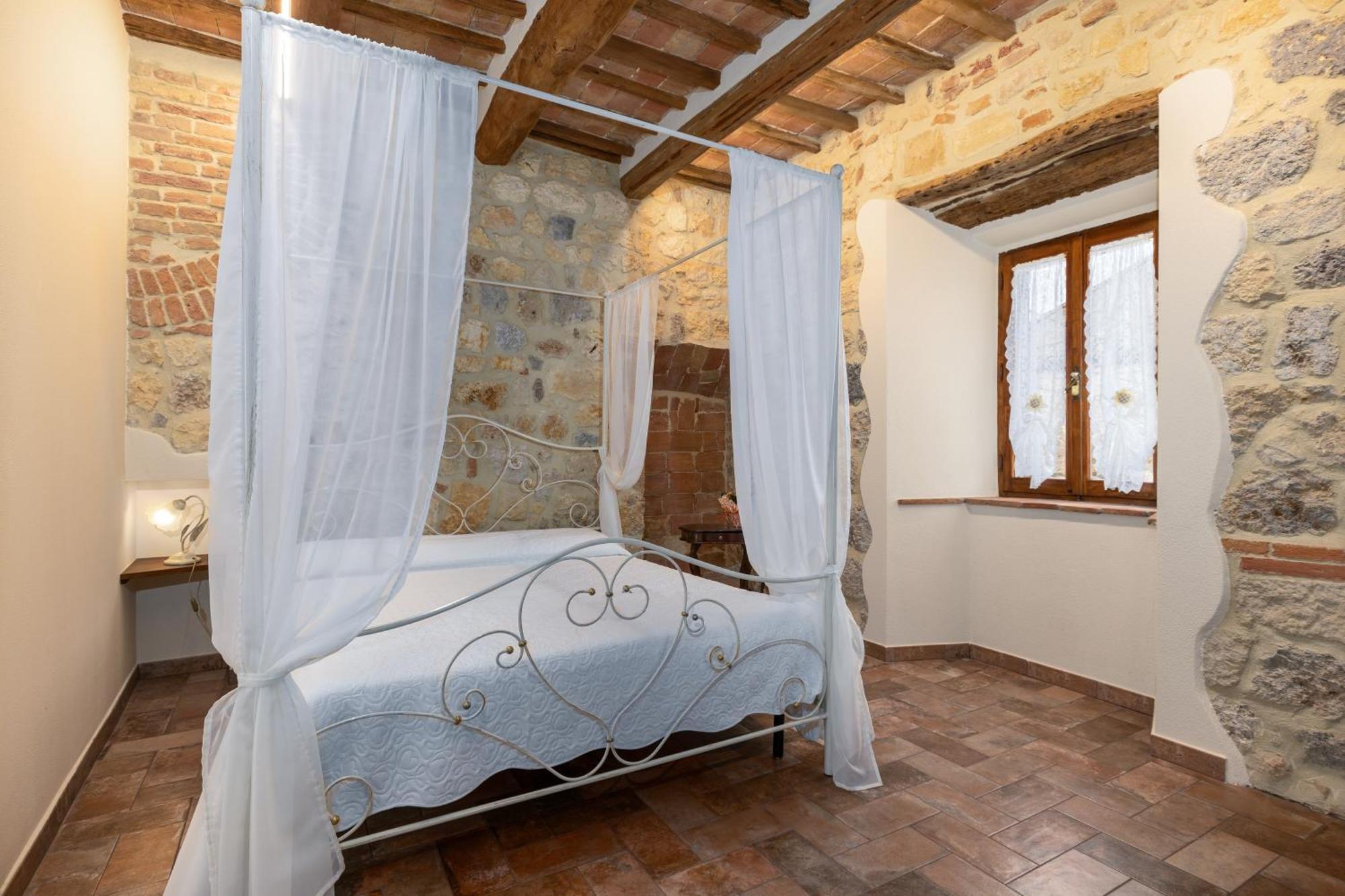 Sognare Nel Castello Monteriggioni Exterior foto